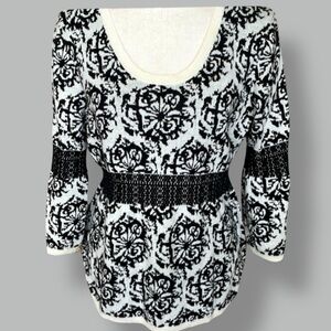 🌺3/$15 RQT Petite Black Winter White Cotton Jacquard Batik Scoopneck Sweater MP